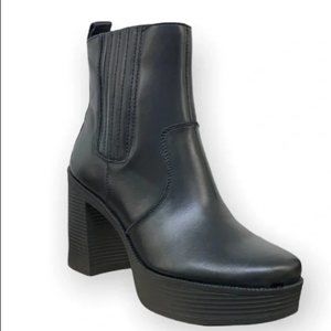 NEW House Of Harlow Hawthorne Boots sz 7